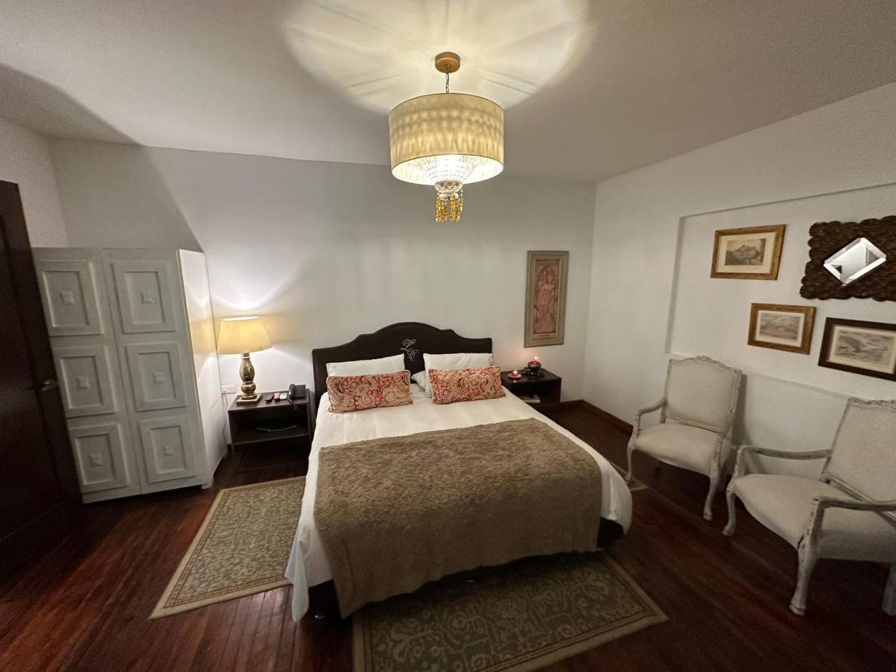 Leclerc Boutique Granada 4*